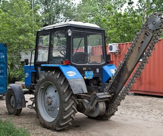 Траншеекопатель в аренду в Гдове и  Псковской области
