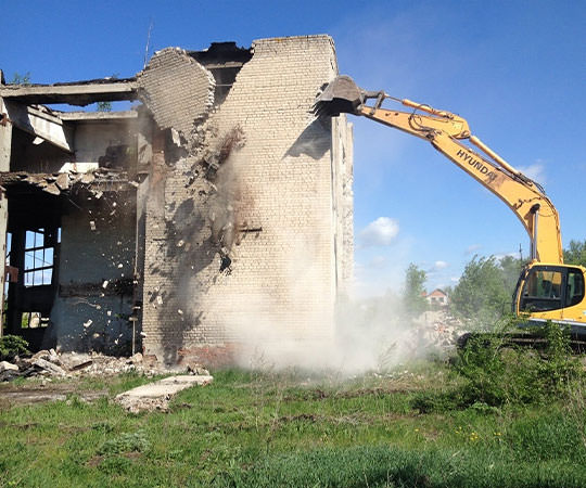 Демонтаж зданий в Гдове и  Псковской области